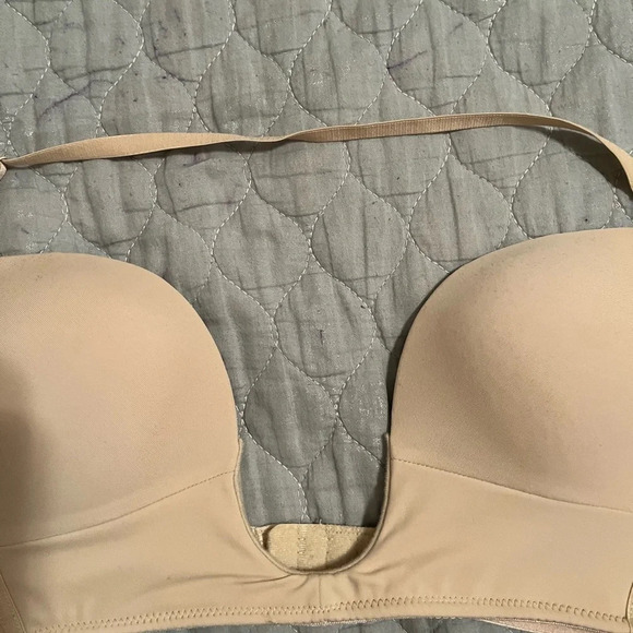 HALTER BRA~DEEP CUT~NWOT~36B - Picture 2 of 3